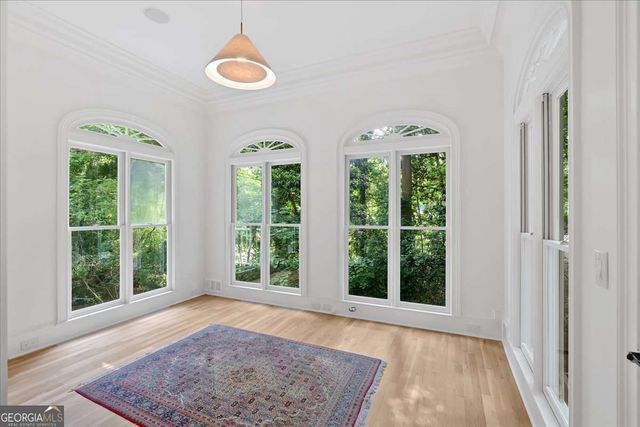 400 OLD IVY Road NE, Atlanta, GA 30342