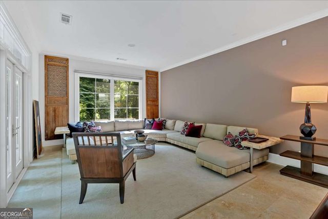 400 OLD IVY Road NE, Atlanta, GA 30342