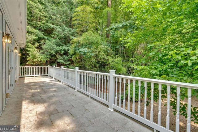 400 OLD IVY Road NE, Atlanta, GA 30342