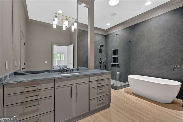 400 OLD IVY Road NE, Atlanta, GA 30342