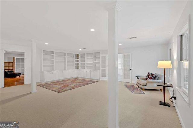 400 OLD IVY Road NE, Atlanta, GA 30342