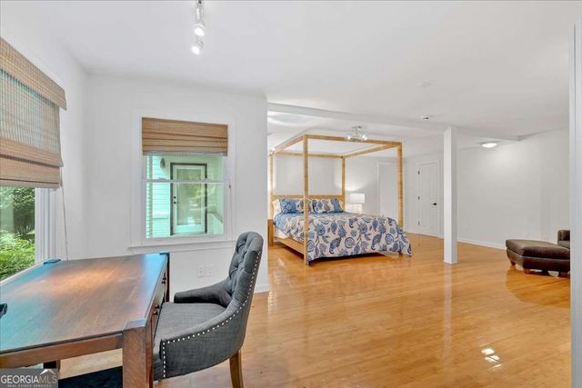 400 OLD IVY Road NE, Atlanta, GA 30342