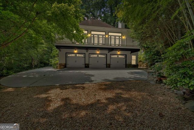 400 OLD IVY Road NE, Atlanta, GA 30342