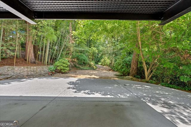 400 OLD IVY Road NE, Atlanta, GA 30342