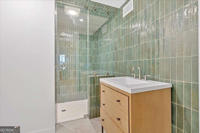 400 OLD IVY Road NE, Atlanta, GA 30342