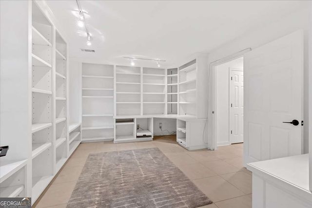 400 OLD IVY Road NE, Atlanta, GA 30342