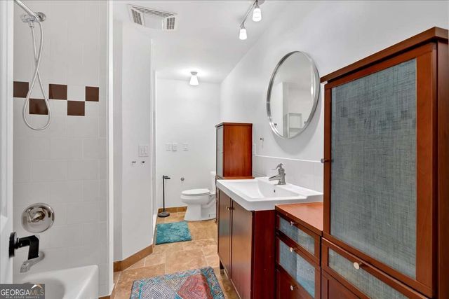 400 OLD IVY Road NE, Atlanta, GA 30342