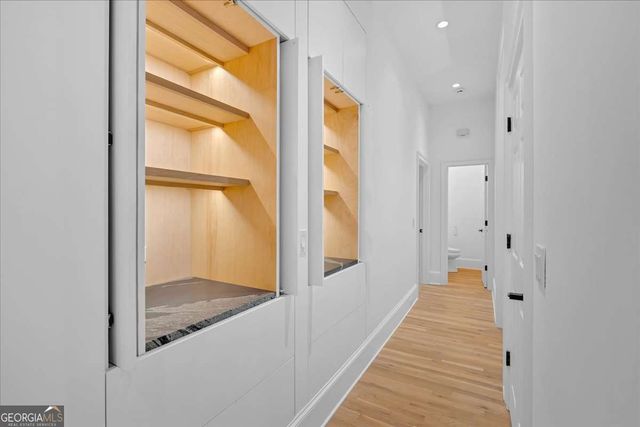 400 OLD IVY Road NE, Atlanta, GA 30342