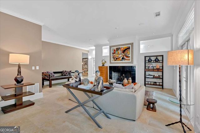 400 OLD IVY Road NE, Atlanta, GA 30342