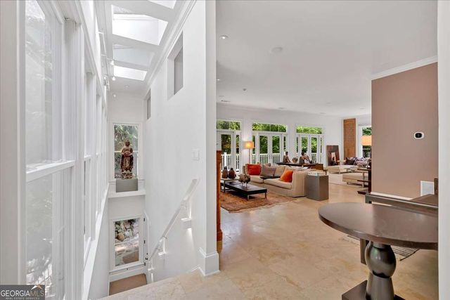 400 OLD IVY Road NE, Atlanta, GA 30342