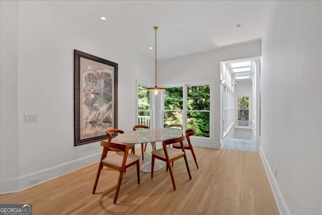 400 OLD IVY Road NE, Atlanta, GA 30342