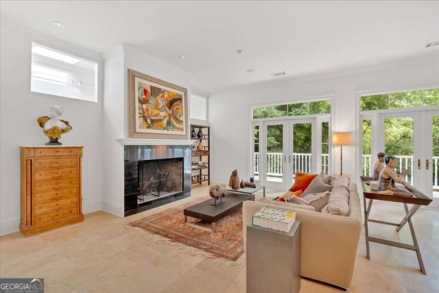 400 OLD IVY Road NE, Atlanta, GA 30342