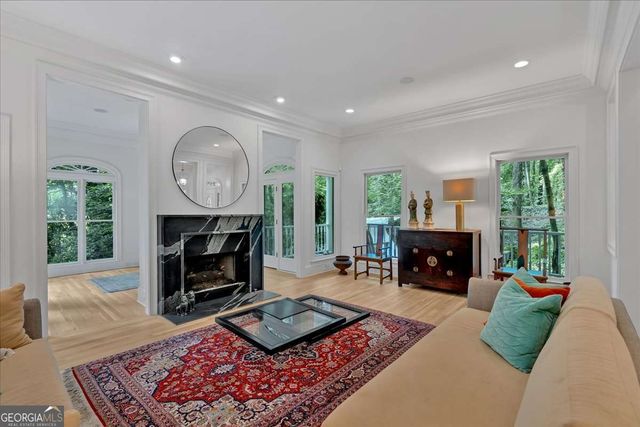 400 OLD IVY Road NE, Atlanta, GA 30342