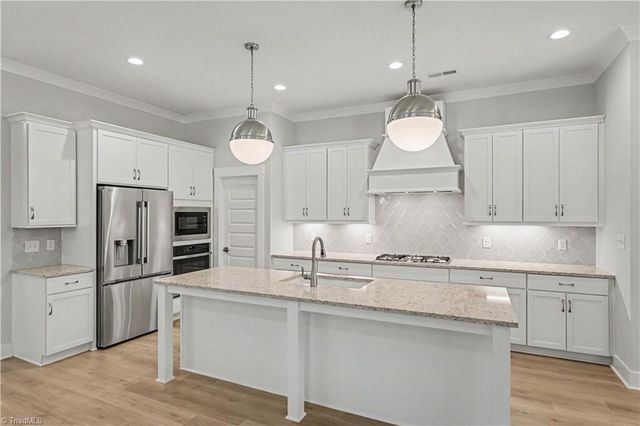 5106 Whaitley Lane, Greensboro, NC 27407
