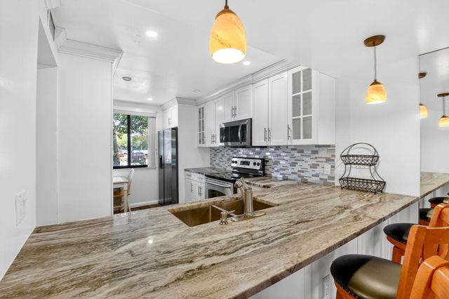 2421 Village Boulevard 106, West Palm Beach, FL 33409