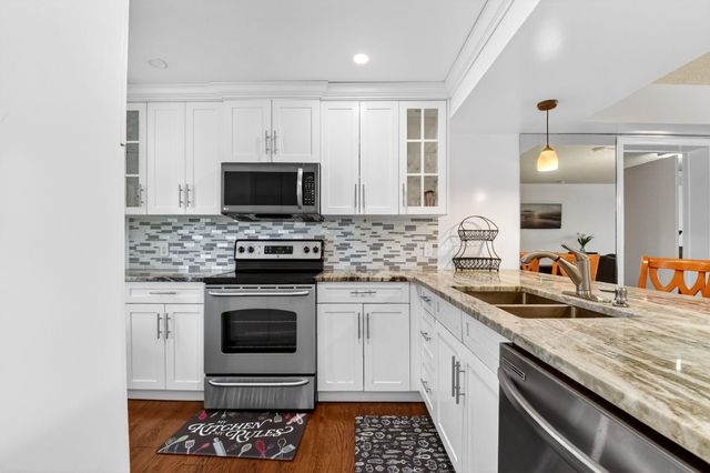 2421 Village Boulevard 106, West Palm Beach, FL 33409