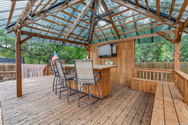 211 FORREST TRL, Universal City, TX 78148