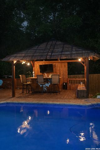 211 FORREST TRL, Universal City, TX 78148