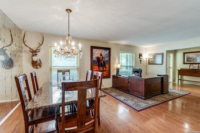 211 FORREST TRL, Universal City, TX 78148