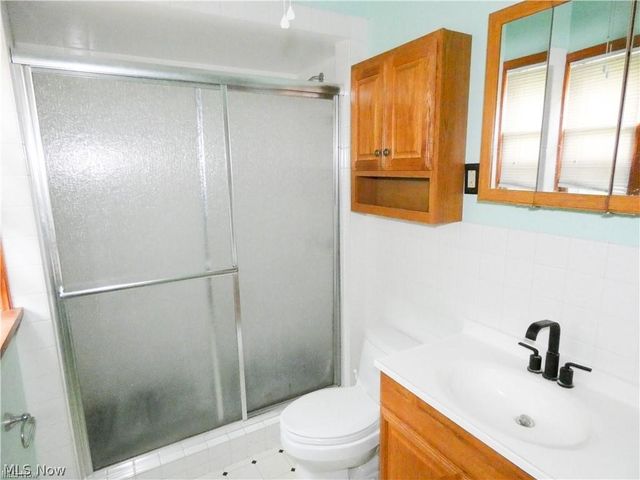 3864 E 52nd Street, Newburgh Heights, OH 44105