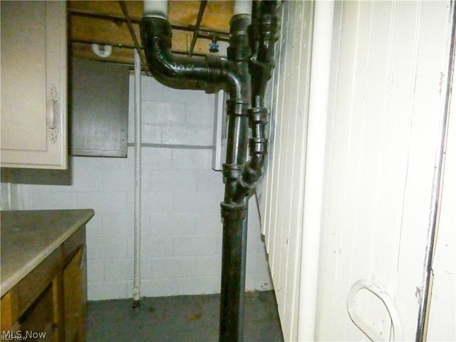 3864 E 52nd Street, Newburgh Heights, OH 44105