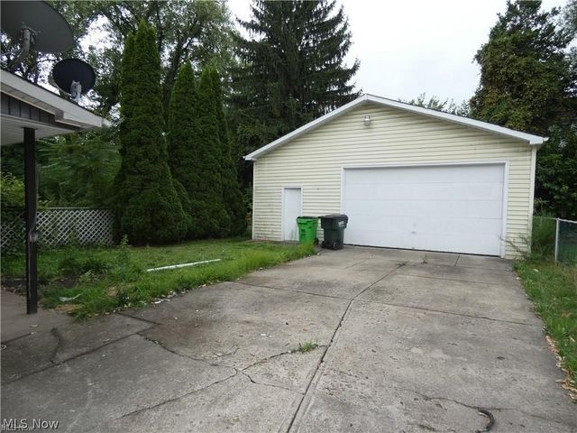 3864 E 52nd Street, Newburgh Heights, OH 44105