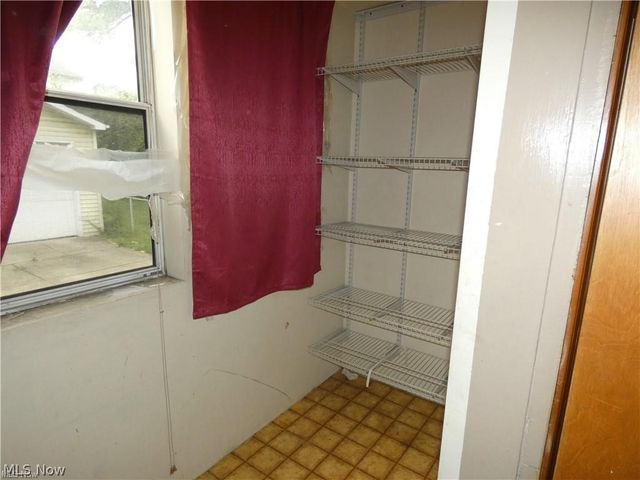 3864 E 52nd Street, Newburgh Heights, OH 44105