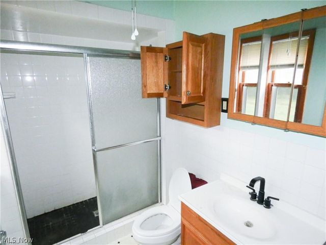 3864 E 52nd Street, Newburgh Heights, OH 44105
