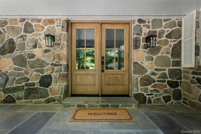 13 Hissarlik Way, Bedford, NY 10506