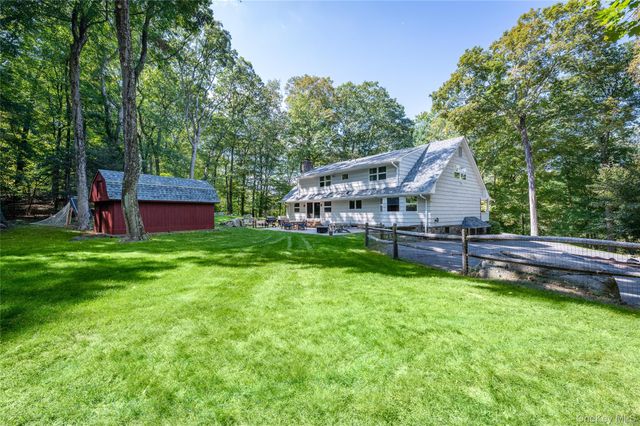 13 Hissarlik Way, Bedford, NY 10506