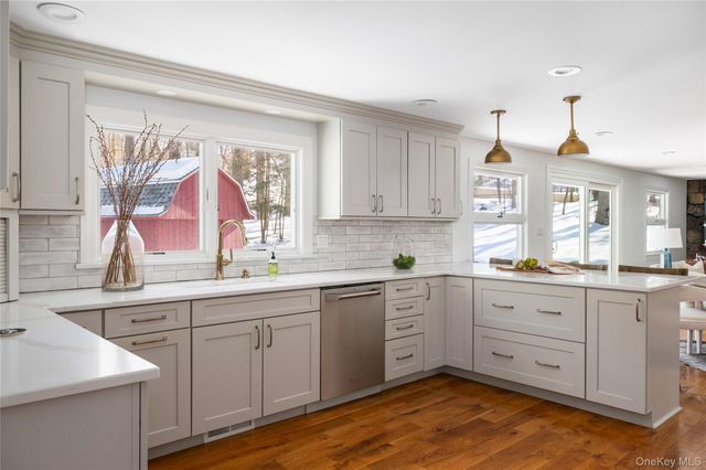 13 Hissarlik Way, Bedford, NY 10506