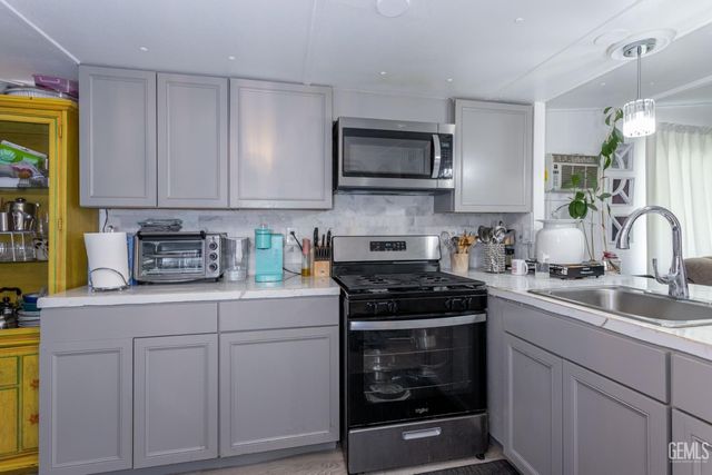 575 S Lyon Avenue 161, Hemet, CA 92543