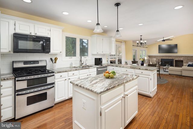 14392 FLOURCASTLE CT, Centreville, VA 20120