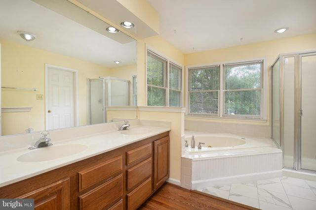 14392 FLOURCASTLE CT, Centreville, VA 20120