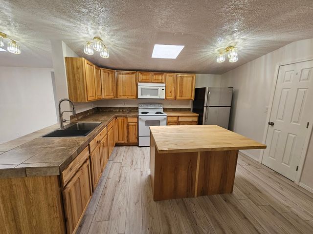 244 E Avenida Bernalillo, Bernalillo, NM 87004