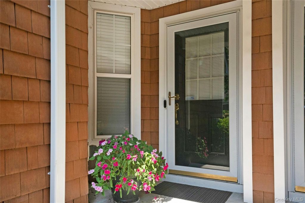 31 Glen Hill Lane 31, Tarrytown, NY 10591 — photo 2