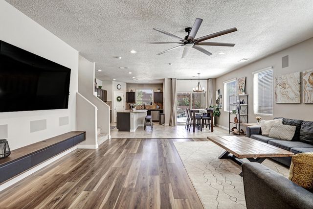 8827 Zephyr Place NW, Albuquerque, NM 87120