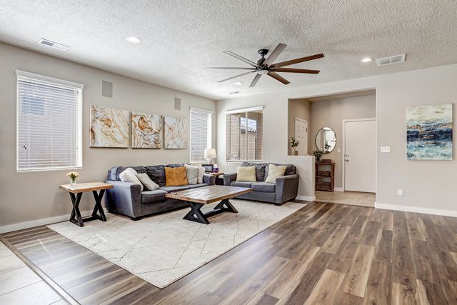 8827 Zephyr Place NW, Albuquerque, NM 87120