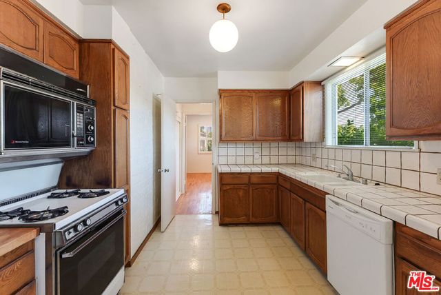 5801 Willis Avenue, Sherman Oaks, CA 91411