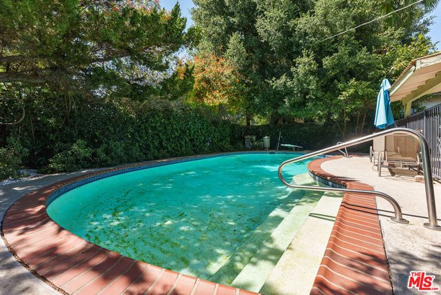 5801 Willis Avenue, Sherman Oaks, CA 91411