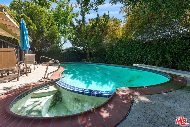 5801 Willis Avenue, Sherman Oaks, CA 91411