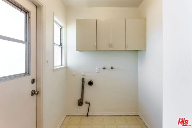 5801 Willis Avenue, Sherman Oaks, CA 91411