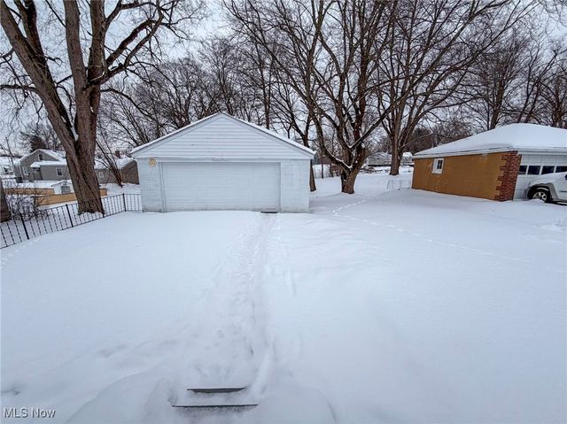 1915 Highlawn Avenue, Youngstown, OH 44509