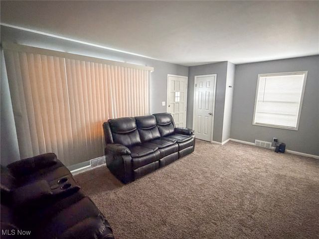 1915 Highlawn Avenue, Youngstown, OH 44509