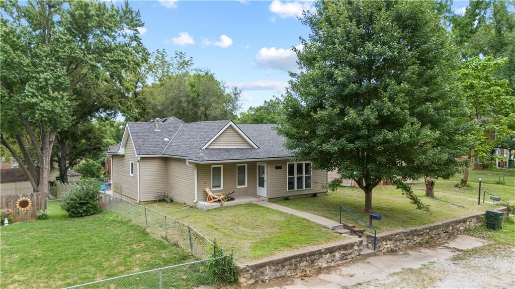 906 N 8th Street, Leavenworth, KS 66048 — exterior