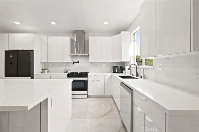 40301 Nido Court, Palmdale, CA 93551