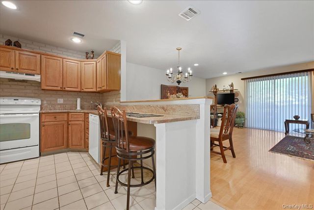 100 Daly Boulevard 2103, Oceanside, NY 11572