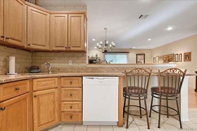 100 Daly Boulevard 2103, Oceanside, NY 11572