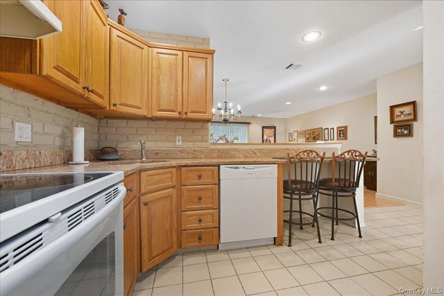 100 Daly Boulevard 2103, Oceanside, NY 11572