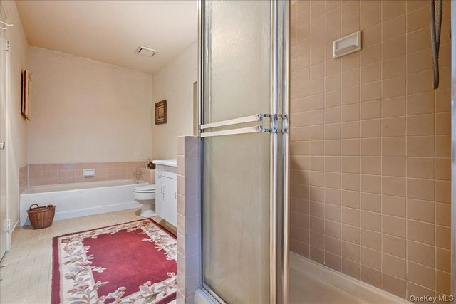 100 Daly Boulevard 2103, Oceanside, NY 11572